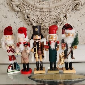 Festive Nutcracker Set - Multicolor